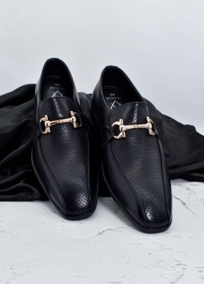Nòz·ze - Black Square toe Horse Bit Slip On 275A