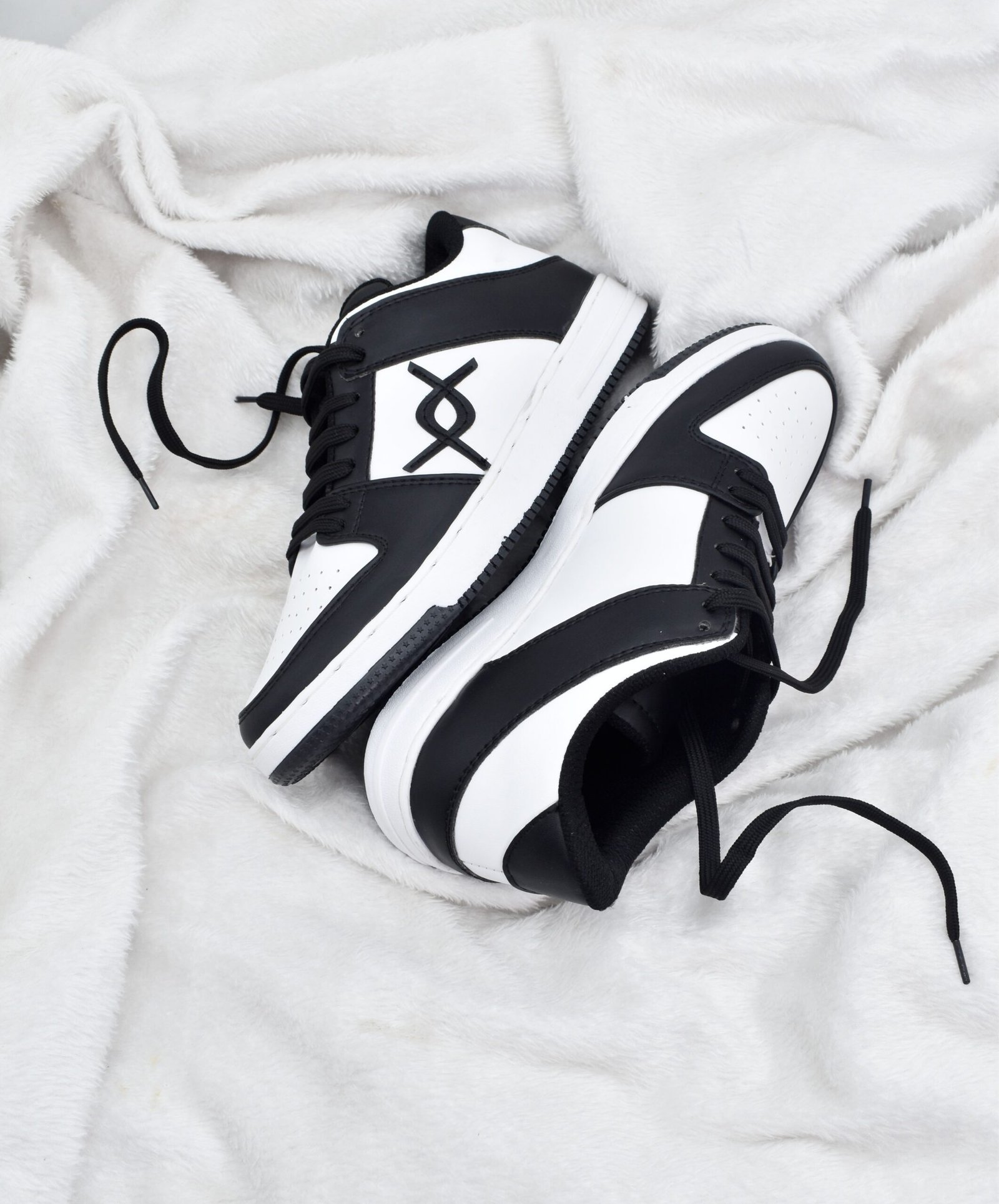 Hyper Black & White Low Edge Sneakers S01A - Image 3