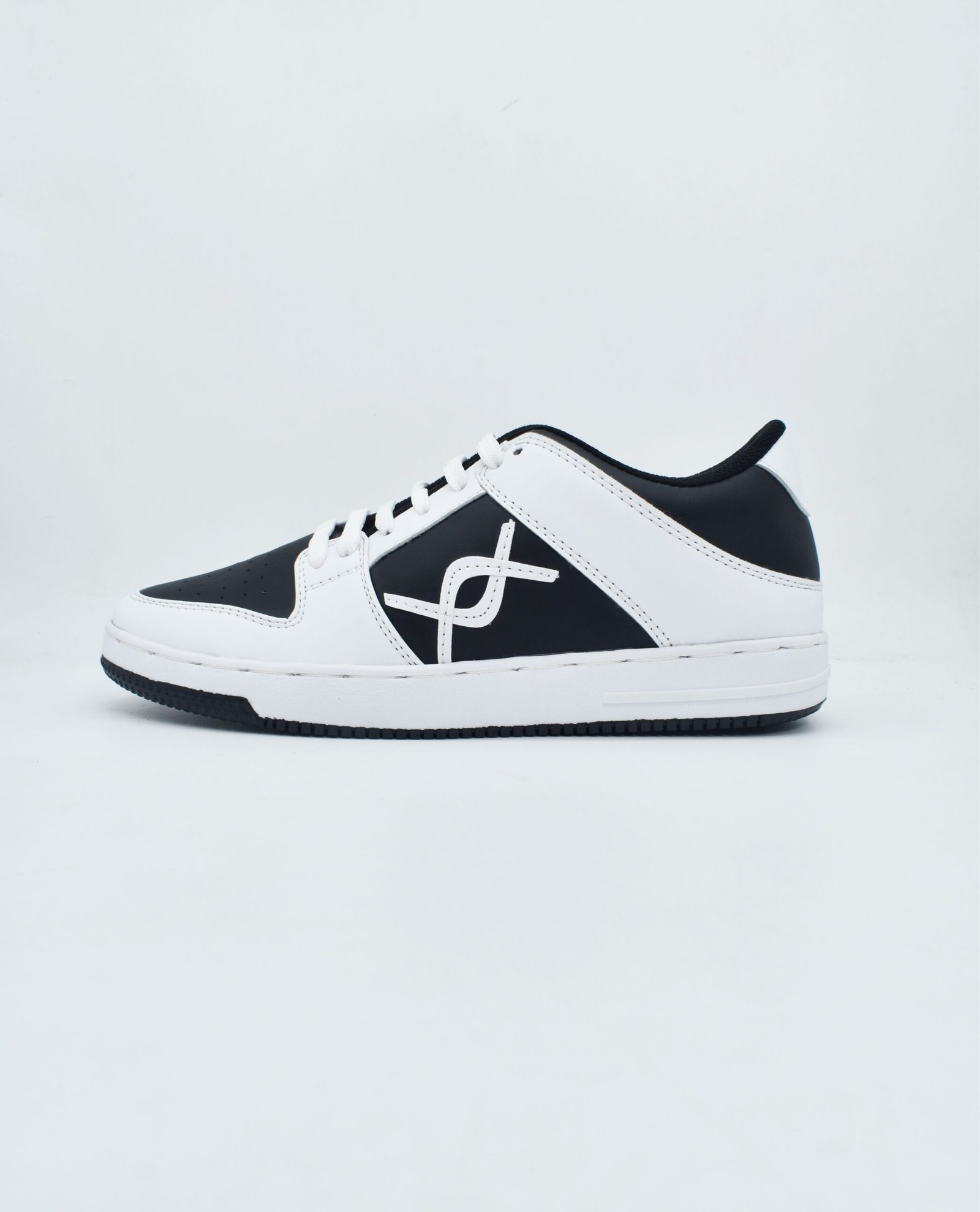Hyper Black & White Low Edge Sneakers S02W - Image 6