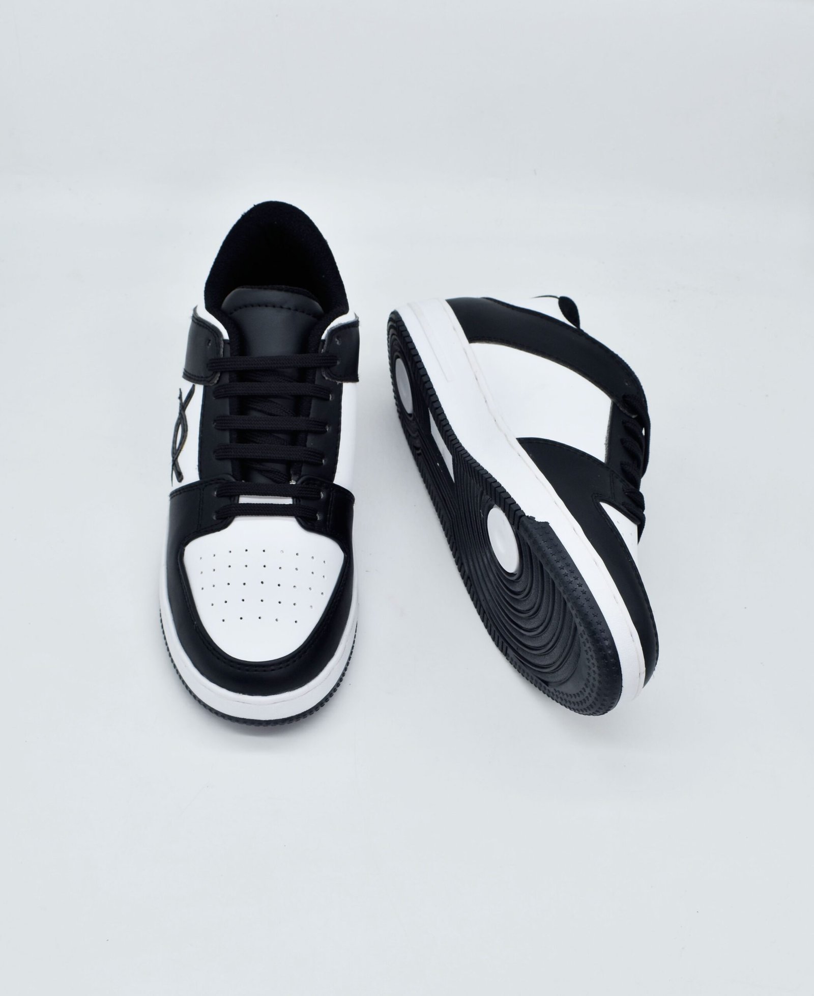 Hyper Black & White Low Edge Sneakers S01A - Image 8