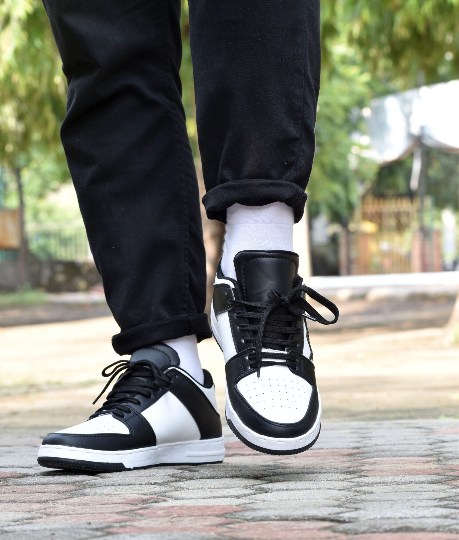 Hyper Black & White Low Edge Sneakers S01A - Image 2